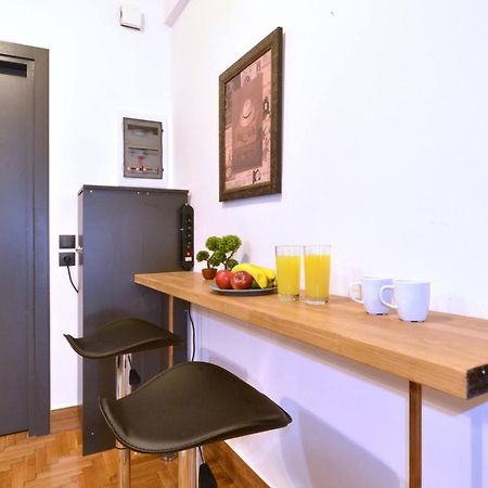 A Modern Rustic Cosy Apartment At The Foot Of Mount Lycabettus Aten Exteriör bild